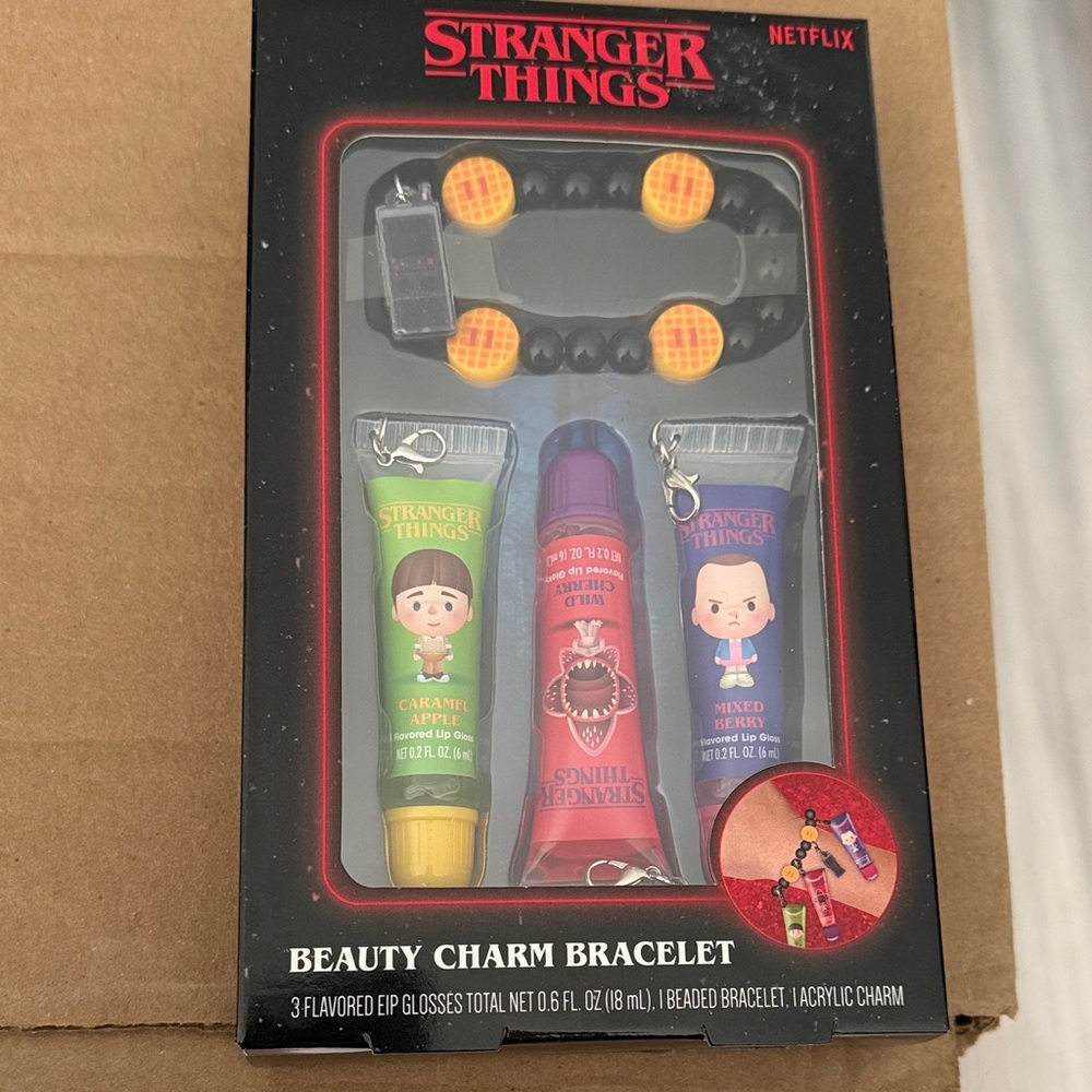 Stranger Things Beauty Charm Lipgloss And Bracelet Set *Brand New*